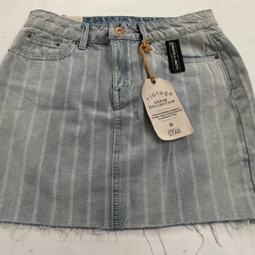 🍉New with Tags Vanilla Star zip front demim skirt size 5